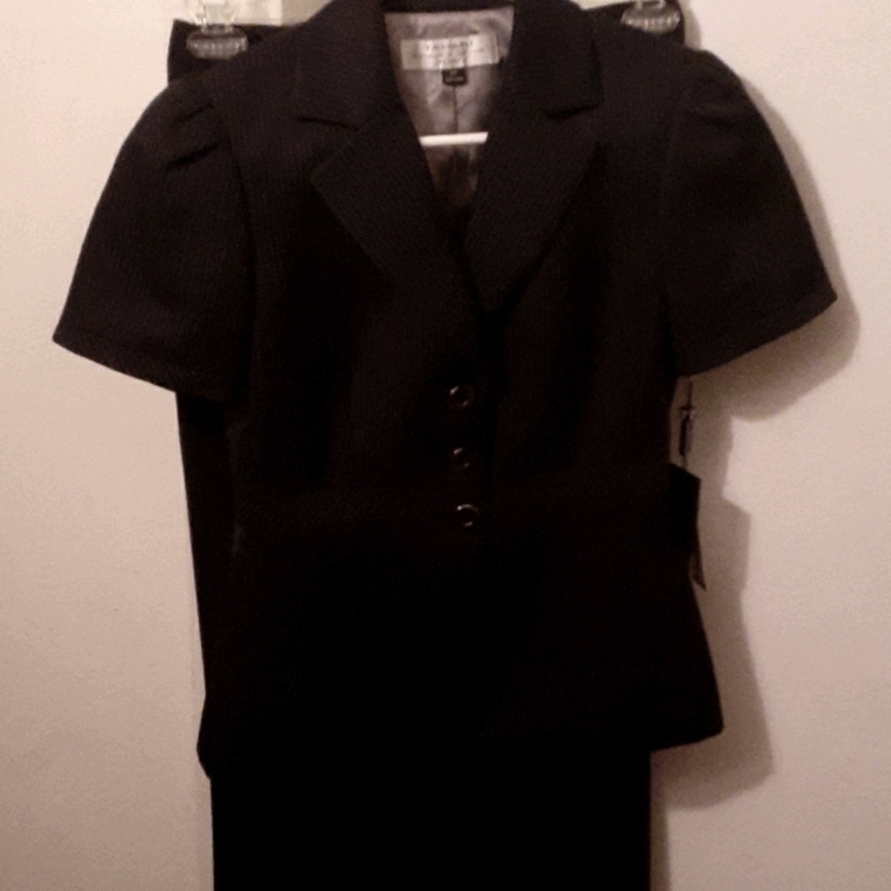 Taheri pants suit